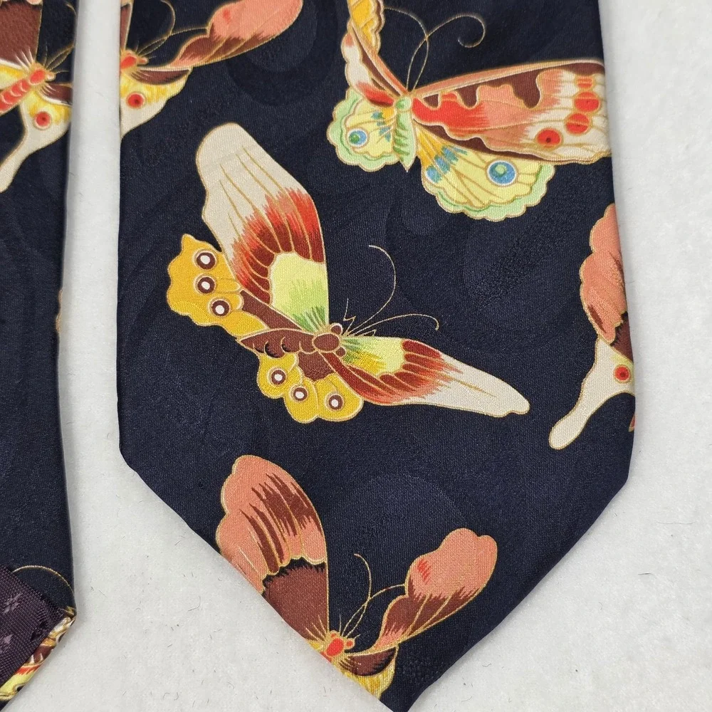 Vintage Gallery Collection By Christina Desiree Ming Dynasty Silk Tie Made USA